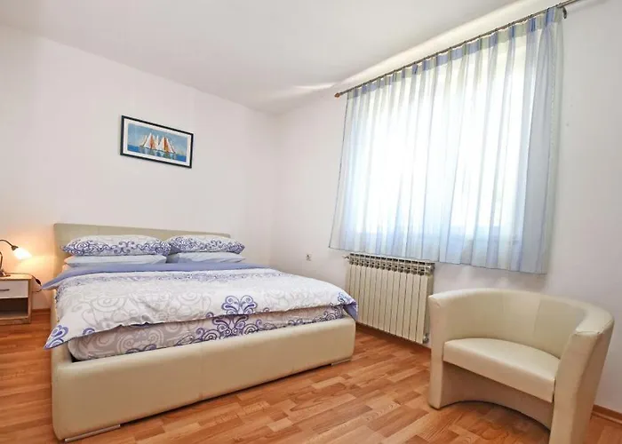 Gasthuis Apartments&rooms Branka 3*