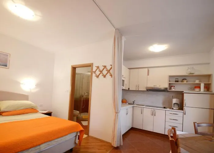 Apartments&rooms Branka 3*
